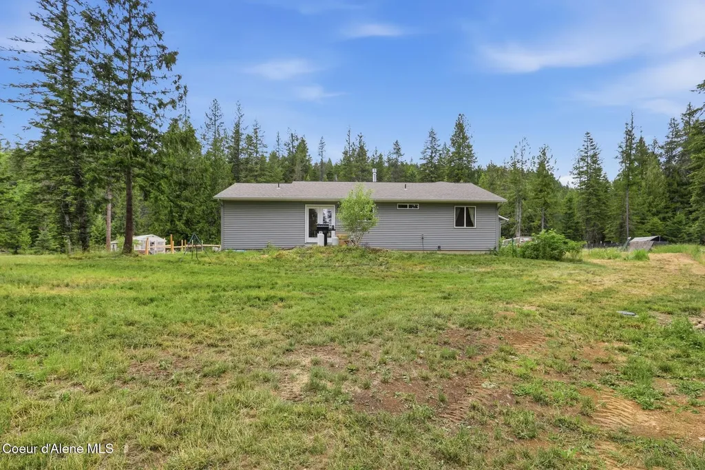 5611 Blacktail Road Careywood ID 83809