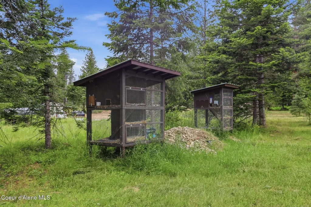5611 Blacktail Road Careywood ID 83809
