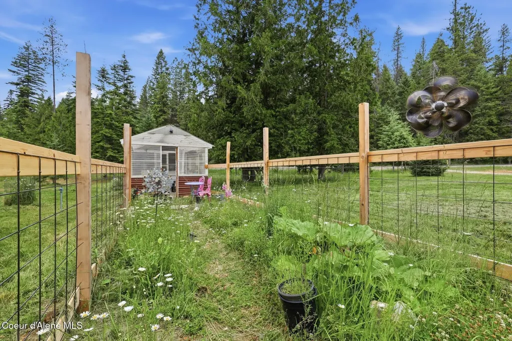 5611 Blacktail Road Careywood ID 83809