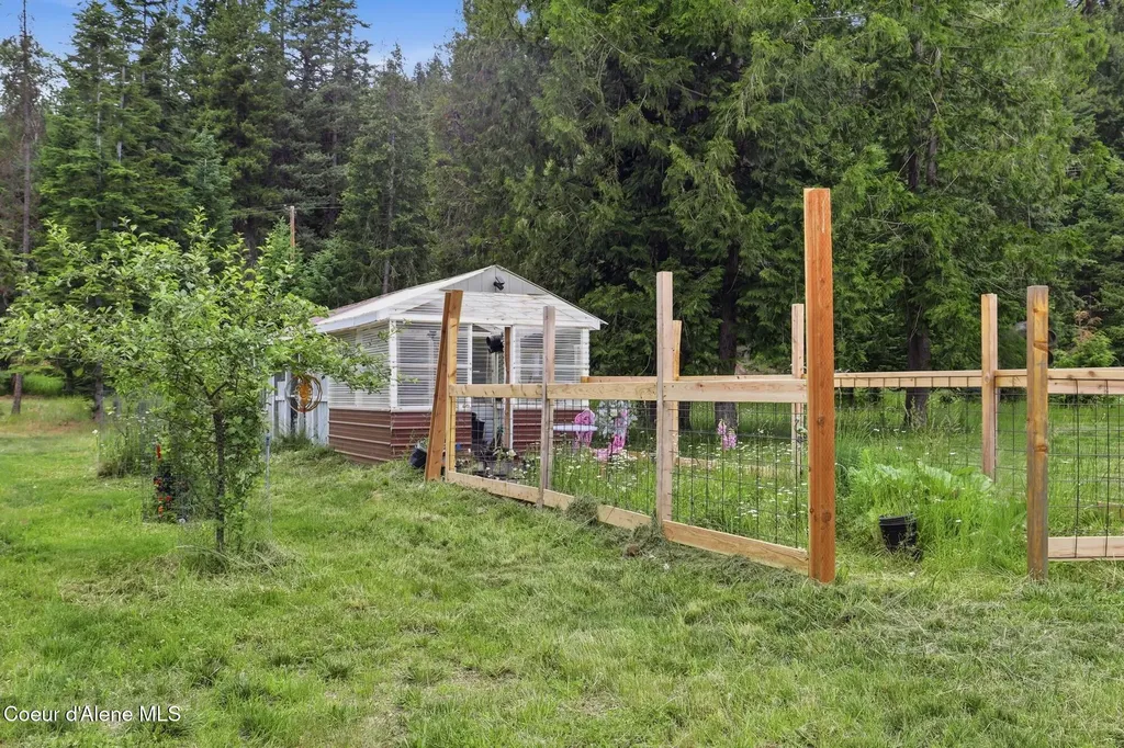 5611 Blacktail Road Careywood ID 83809