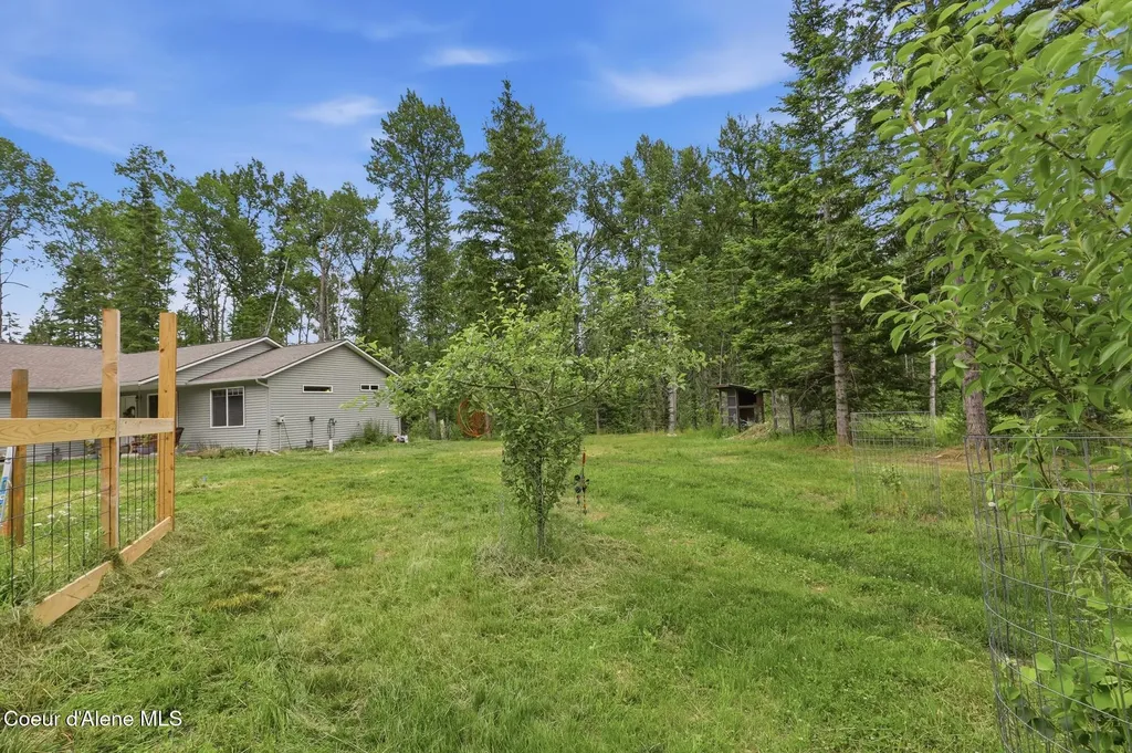 5611 Blacktail Road Careywood ID 83809