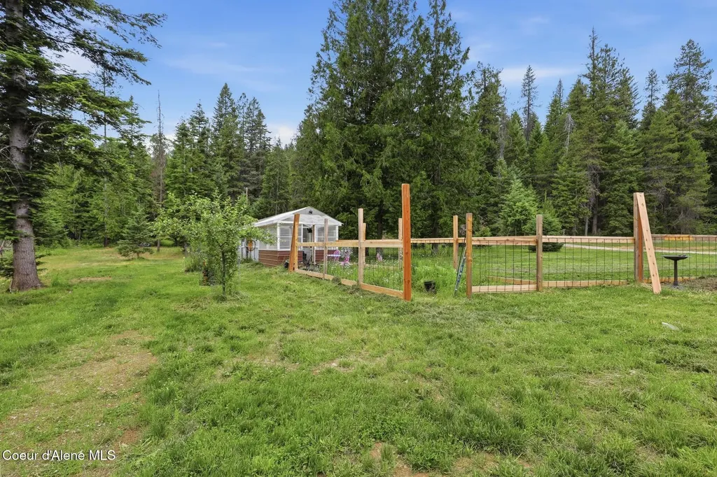 5611 Blacktail Road Careywood ID 83809