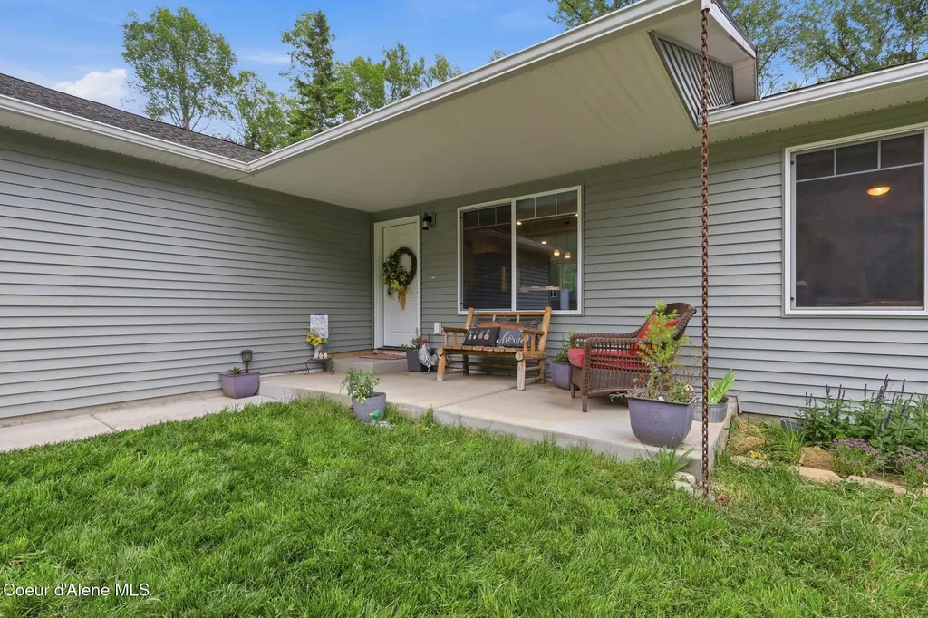 5611 Blacktail Road Careywood ID 83809