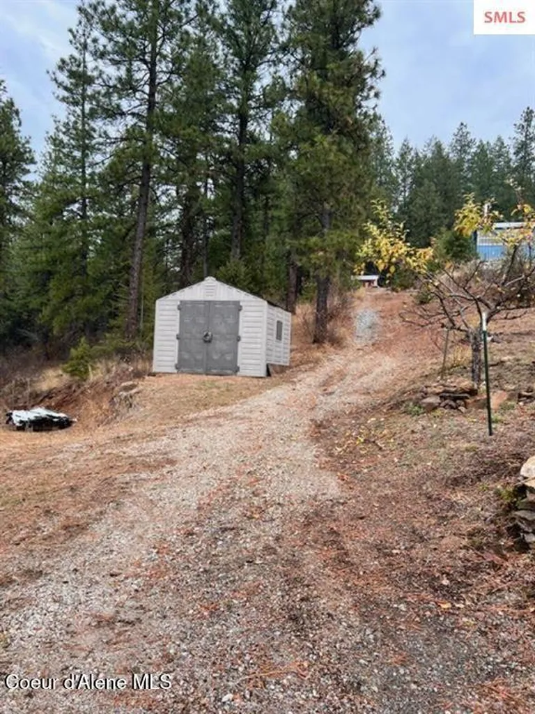 2000 Gold Cup Mountain Road Priest River ID 83856