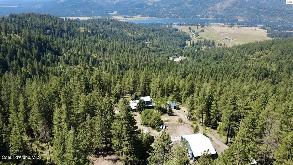 2000 Gold Cup Mountain Road Priest River ID 83856