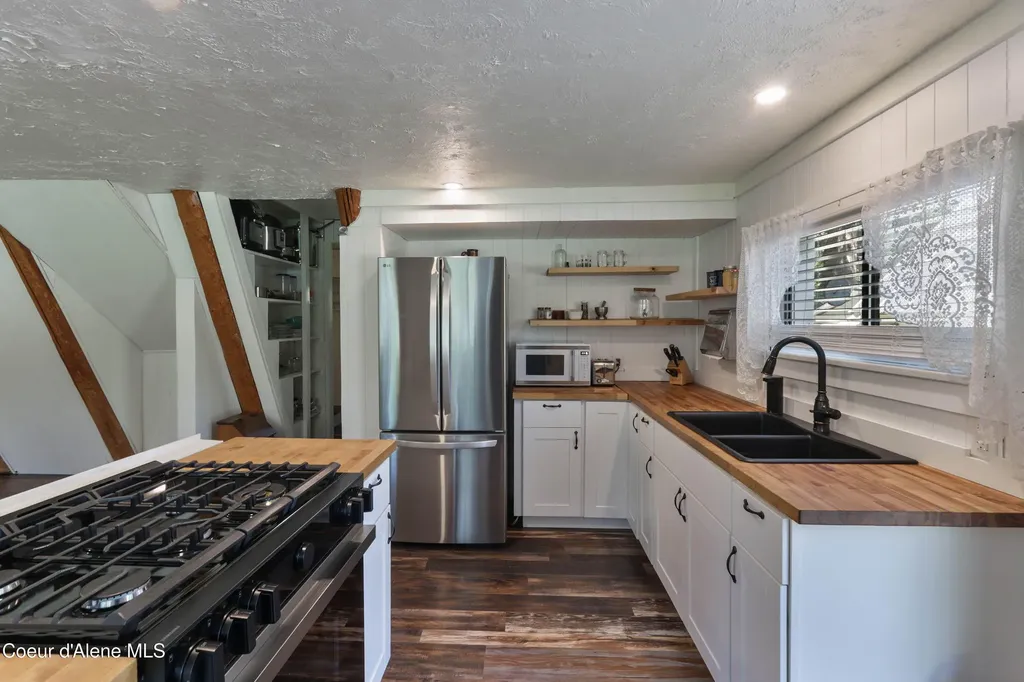 475 Dry Creek Road Clark Fork ID 83811