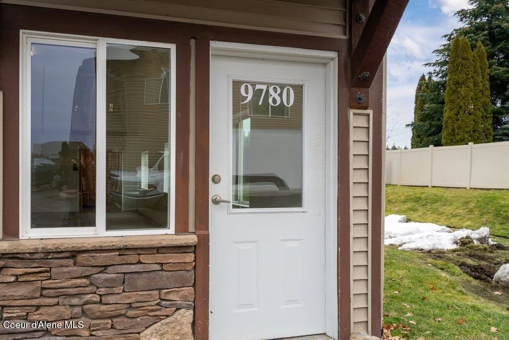 9780 N Biztown Loop Hayden ID 83835