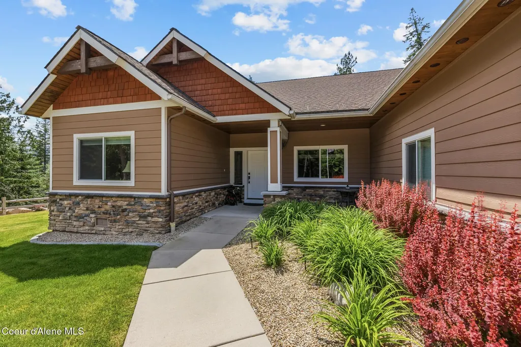 298 Trickle Creek Lane Sagle ID 83860