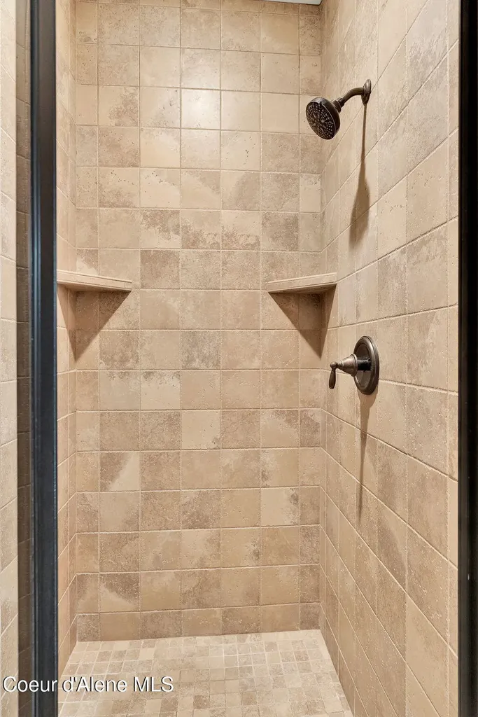 85 Bellflower Court Blanchard ID 83804