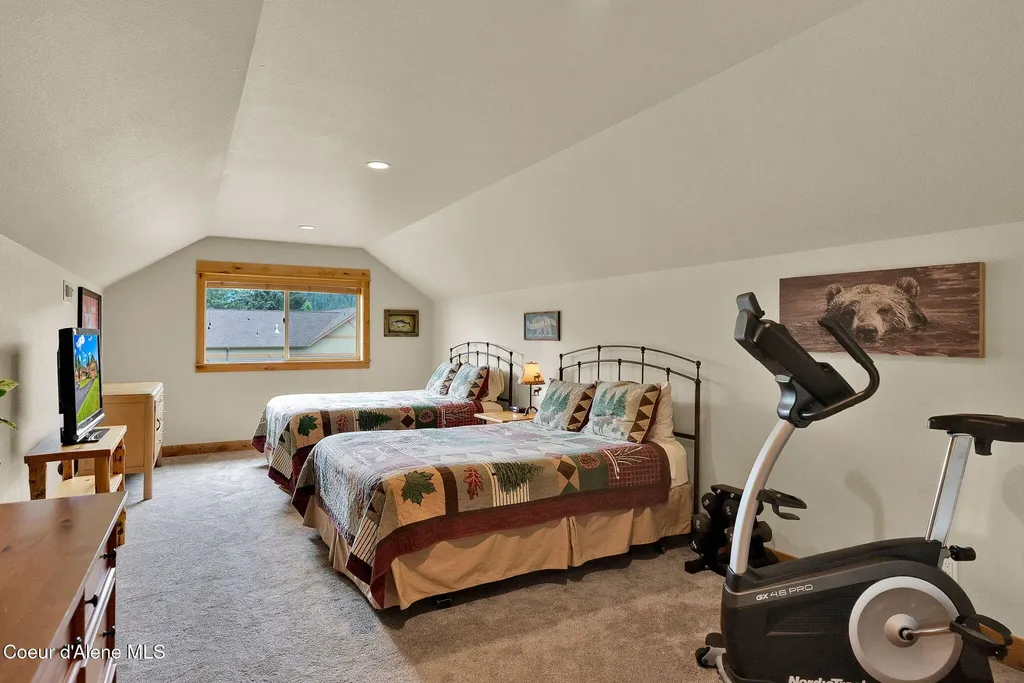 85 Bellflower Court Blanchard ID 83804