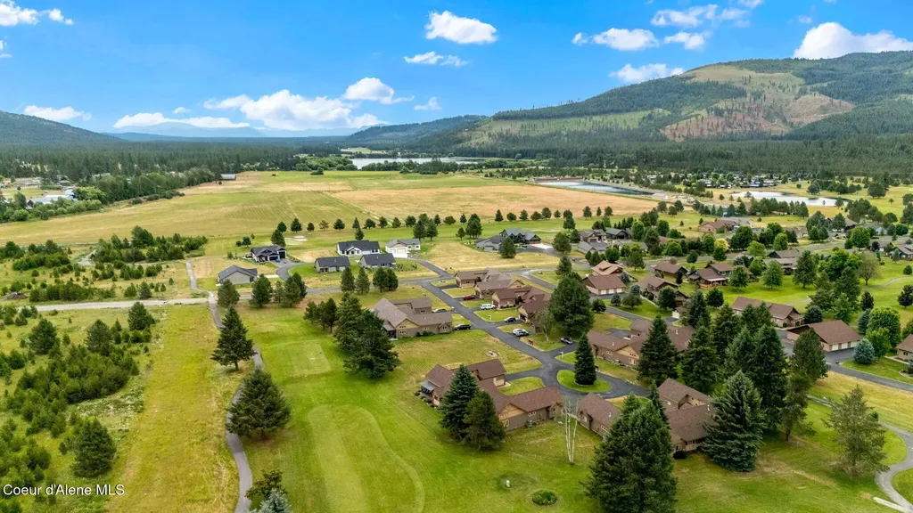 85 Bellflower Court Blanchard ID 83804
