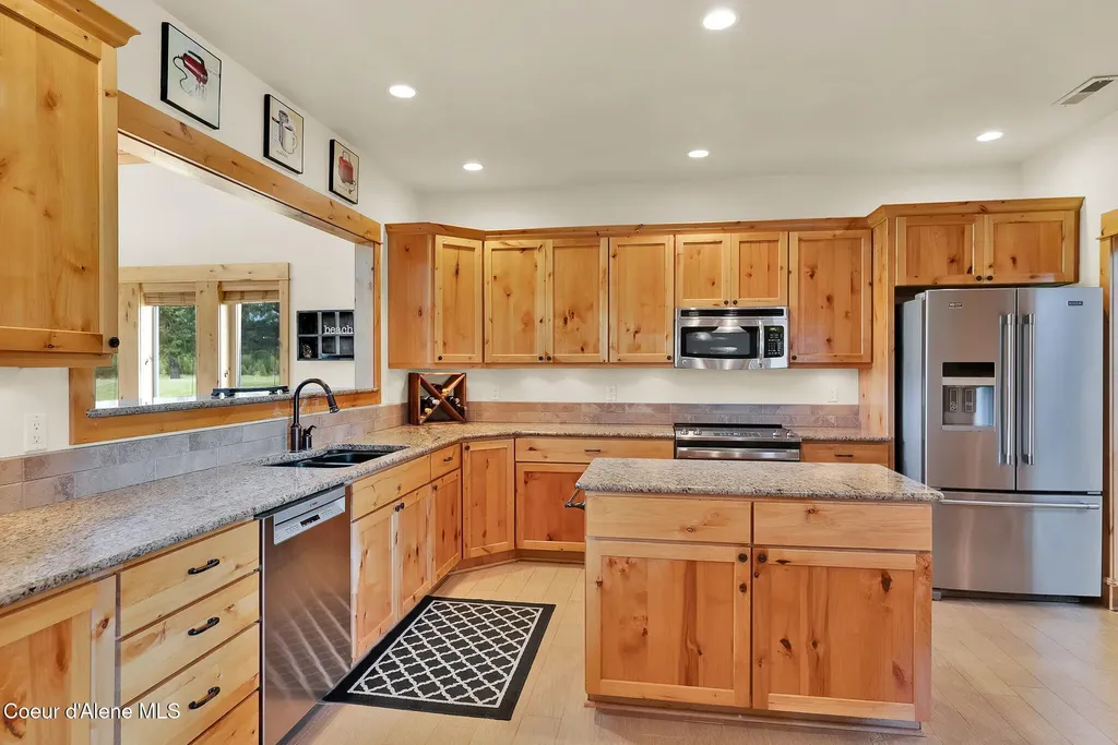 85 Bellflower Court Blanchard ID 83804