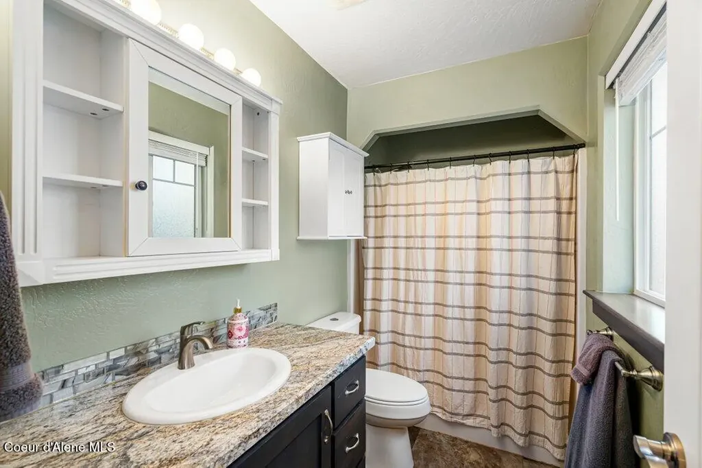 2130 E Decaro Loop Post Falls ID 83854