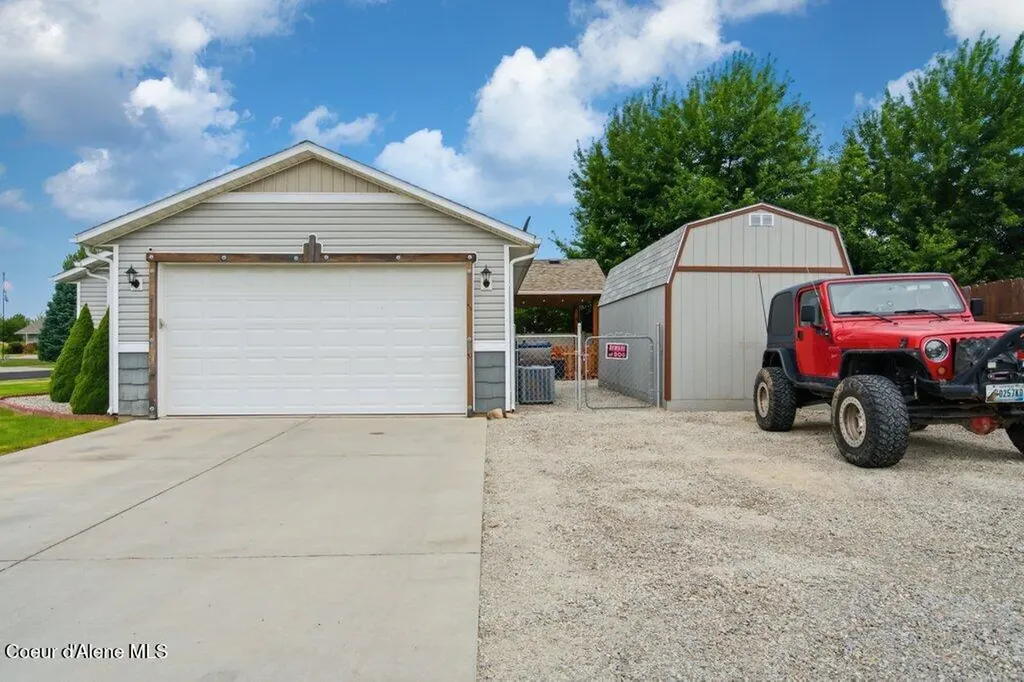 2130 E Decaro Loop Post Falls ID 83854