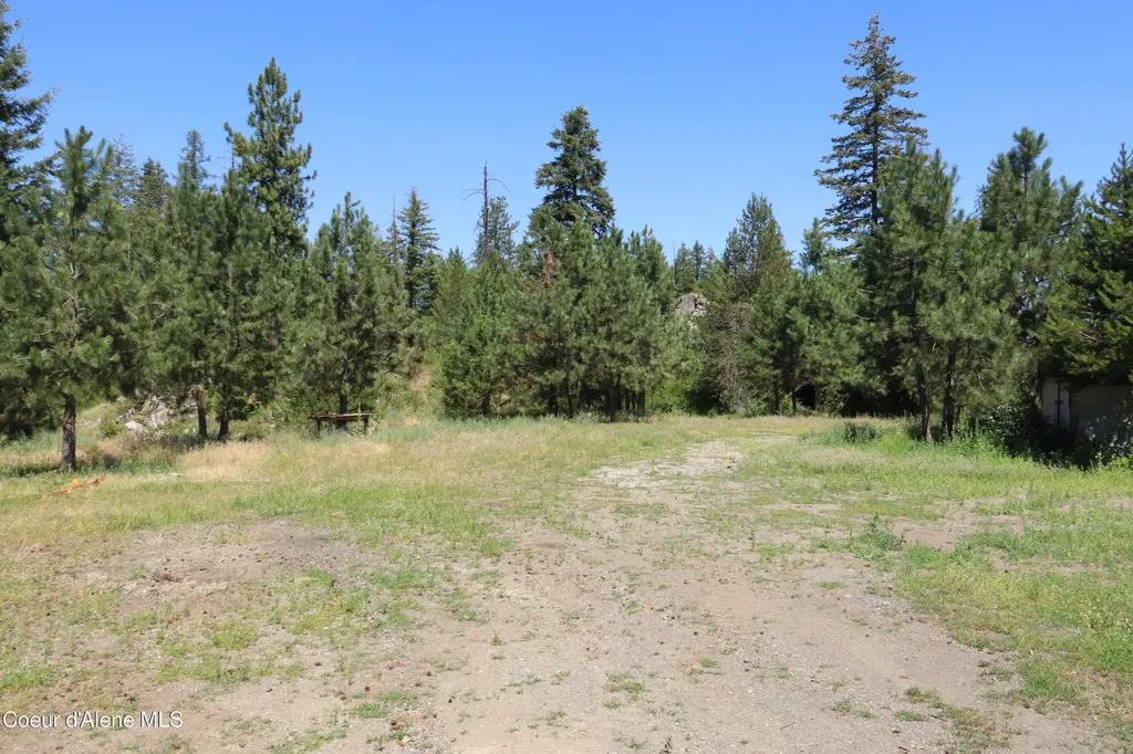28789 N Highway 95 Athol ID 83801