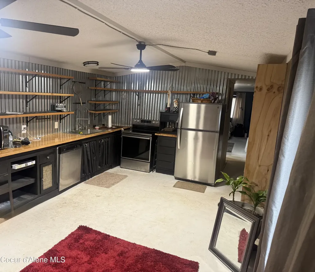 11776 N Hauser Lake Road Hauser ID 83854