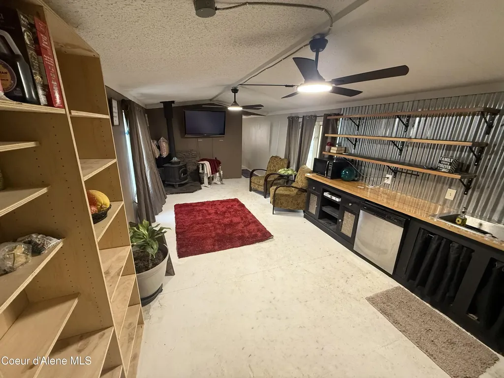 11776 N Hauser Lake Road Hauser ID 83854
