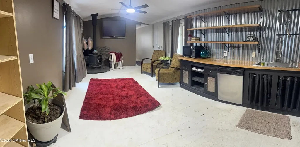 11776 N Hauser Lake Road Hauser ID 83854