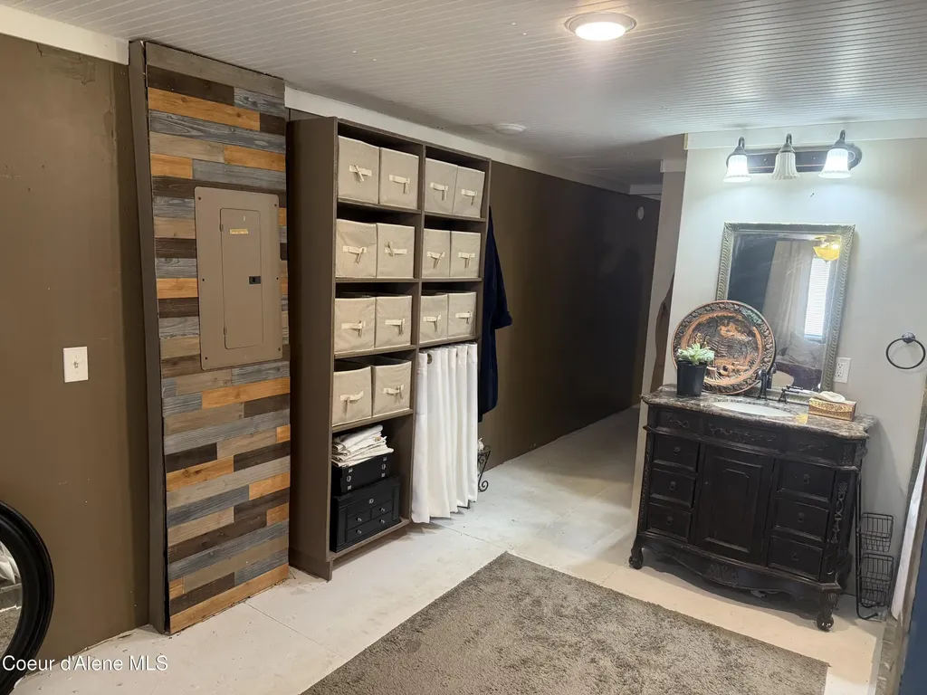 11776 N Hauser Lake Road Hauser ID 83854