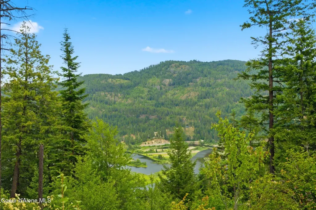 G10 Forest Highland Sandpoint ID 83864