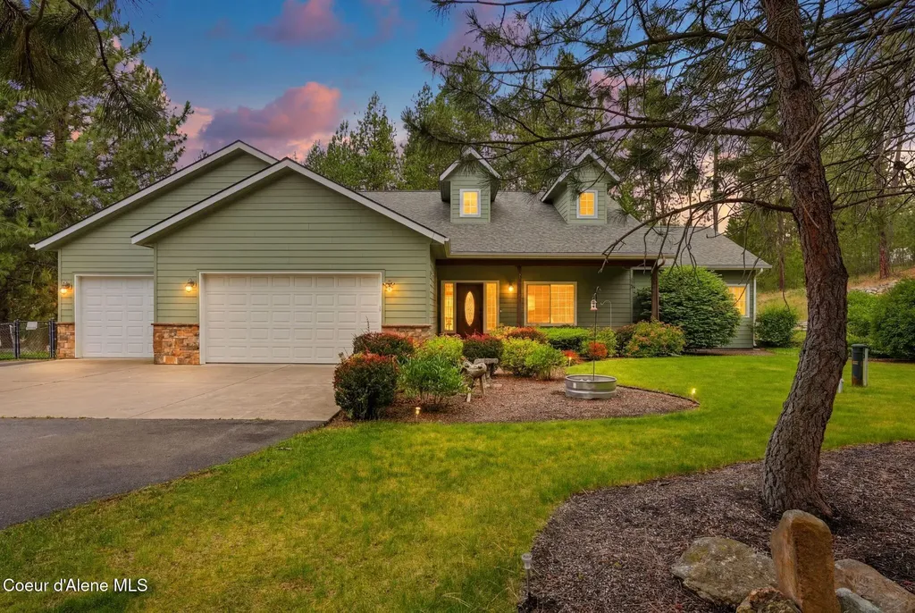 8964 N Hauser Lake Road Hauser ID 83854