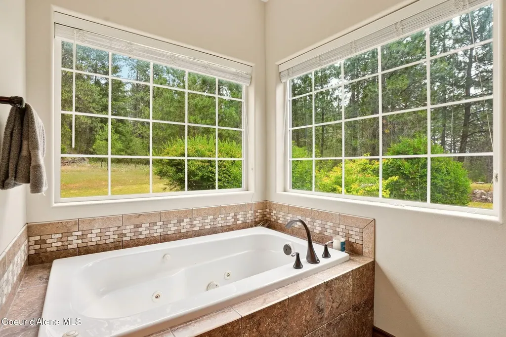 8964 N Hauser Lake Road Hauser ID 83854