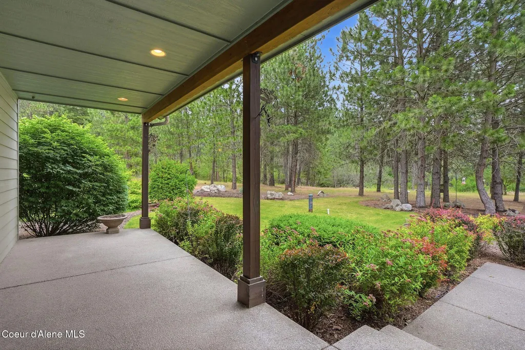 8964 N Hauser Lake Road Hauser ID 83854