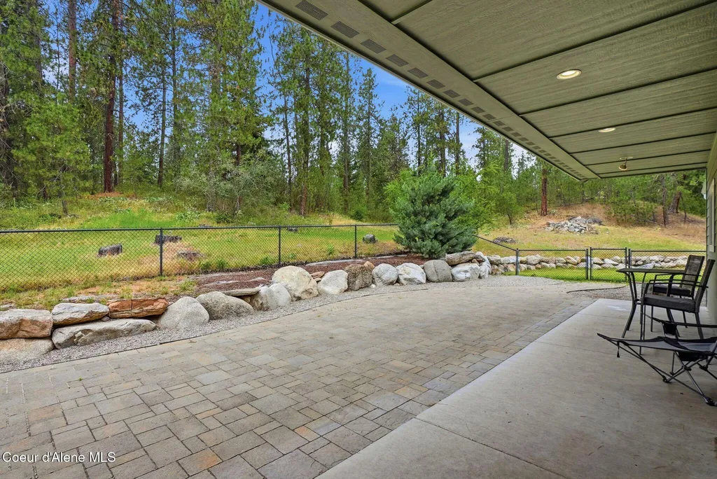 8964 N Hauser Lake Road Hauser ID 83854