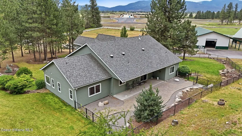 8964 N Hauser Lake Road Hauser ID 83854