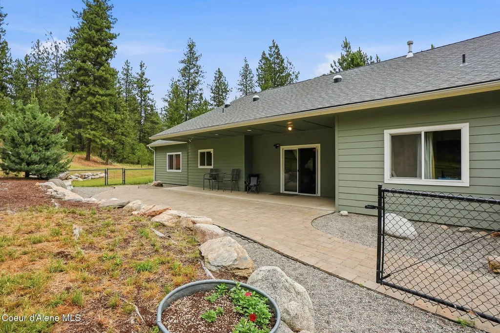 8964 N Hauser Lake Road Hauser ID 83854