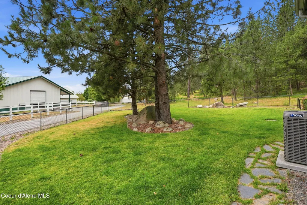 8964 N Hauser Lake Road Hauser ID 83854