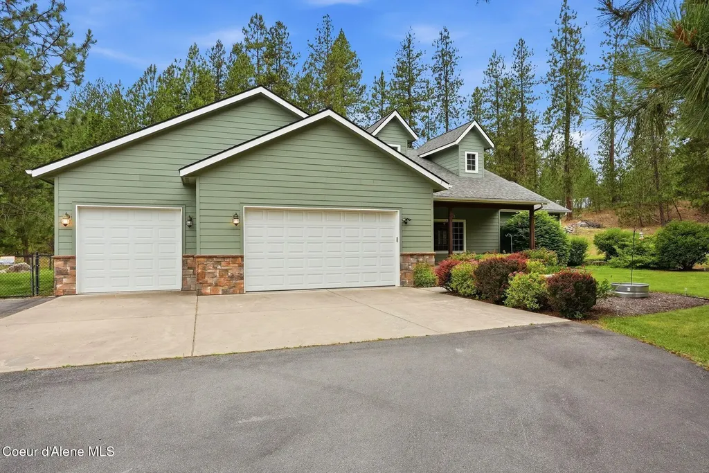 8964 N Hauser Lake Road Hauser ID 83854