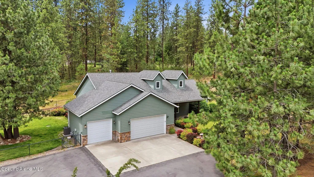 8964 N Hauser Lake Road Hauser ID 83854