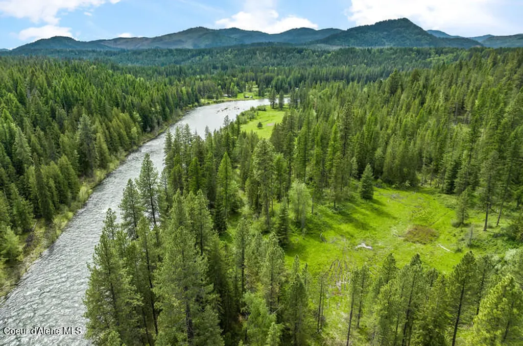 Lots 4, 5, 6 Gunsmoke Lane Priest River ID 83856