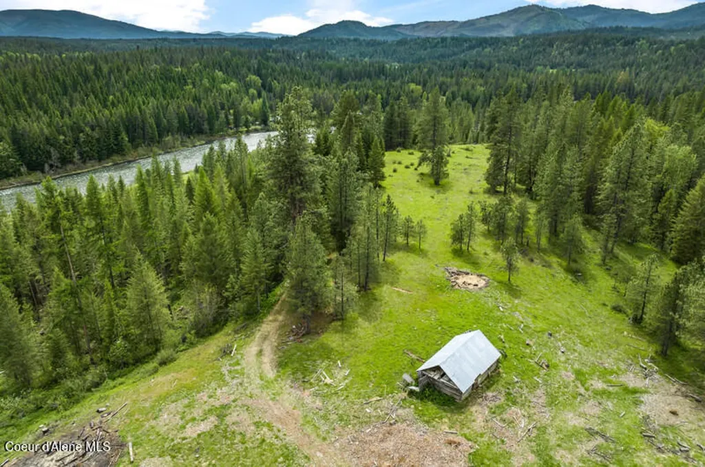 Lots 4, 5, 6 Gunsmoke Lane Priest River ID 83856