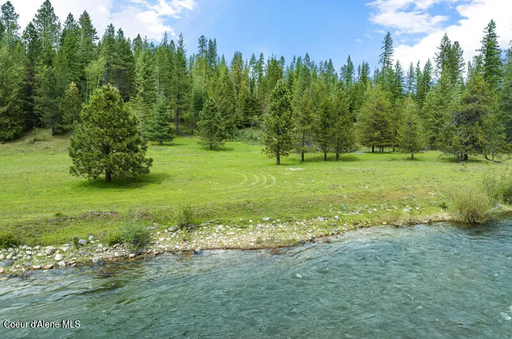 Lots 4, 5, 6 Gunsmoke Lane Priest River ID 83856