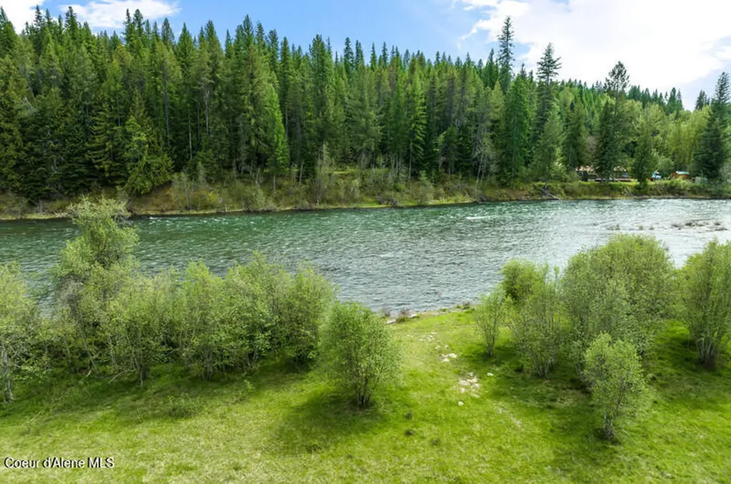 Lots 4, 5, 6 Gunsmoke Lane Priest River ID 83856