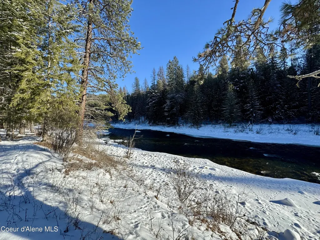 Lots 4, 5, 6 Gunsmoke Lane Priest River ID 83856