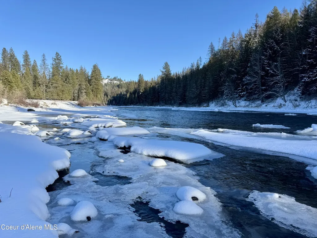 Lots 4, 5, 6 Gunsmoke Lane Priest River ID 83856