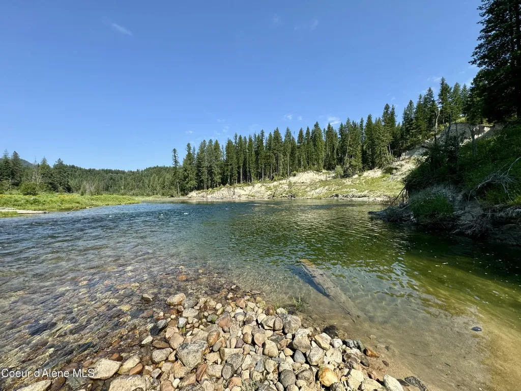 Lots 4, 5, 6 Gunsmoke Lane Priest River ID 83856