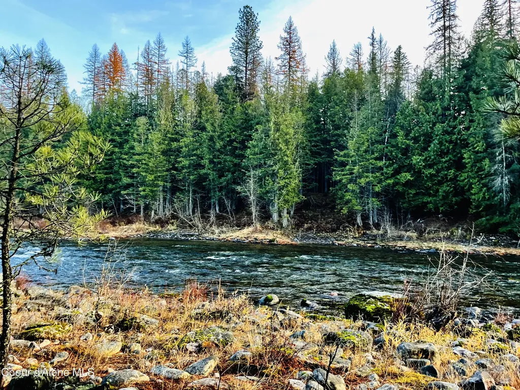 Lots 4, 5, 6 Gunsmoke Lane Priest River ID 83856