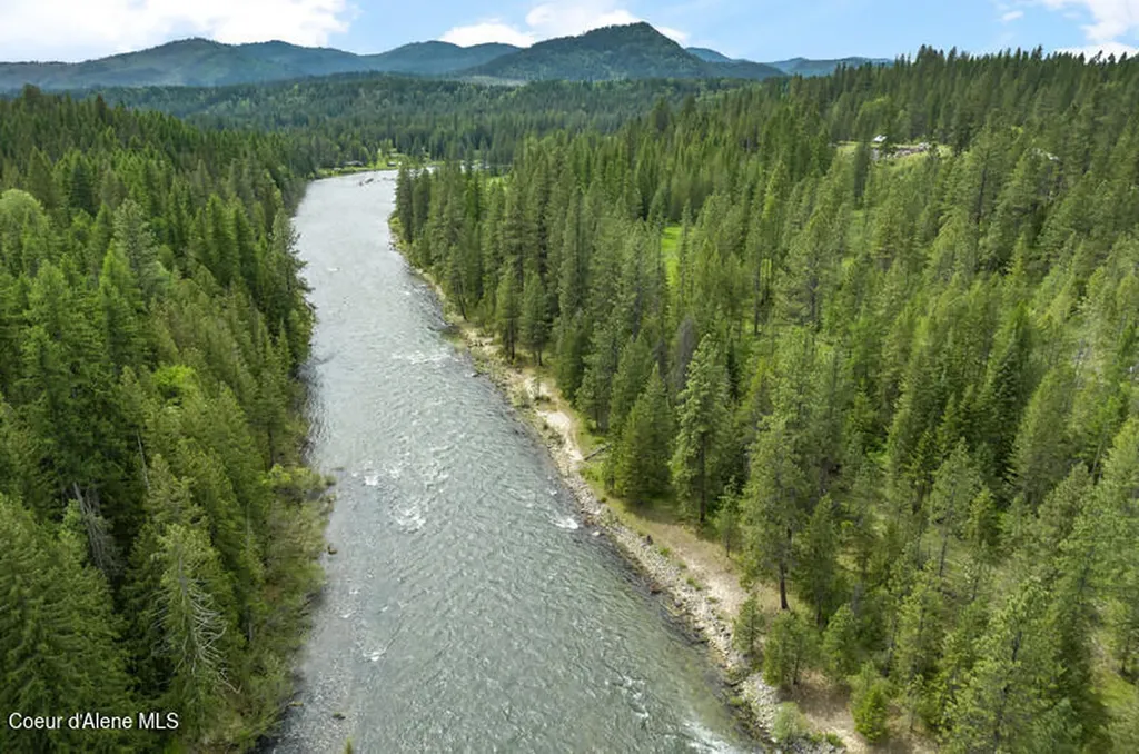 Lots 4, 5, 6 Gunsmoke Lane Priest River ID 83856