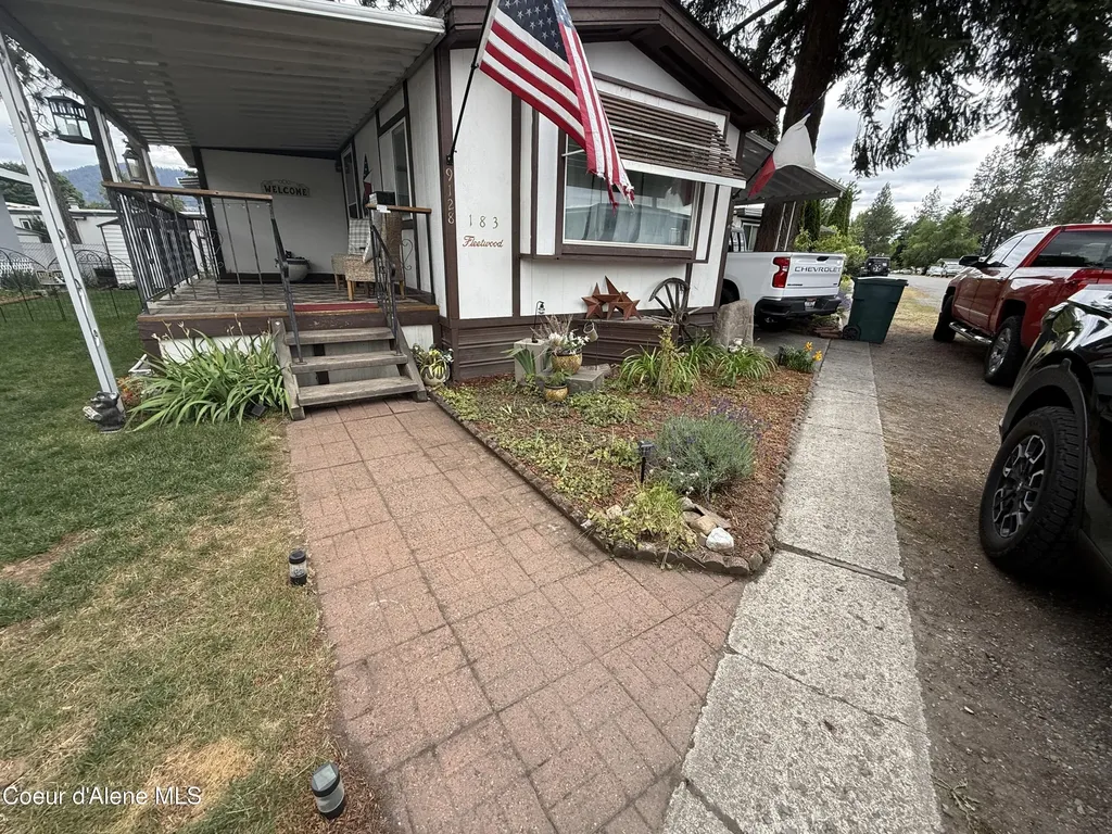 9128 N Starr Loop Hayden ID 83835