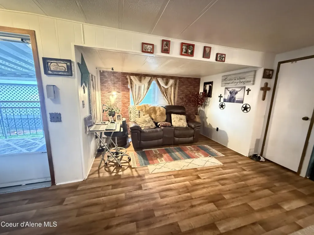 9128 N Starr Loop Hayden ID 83835