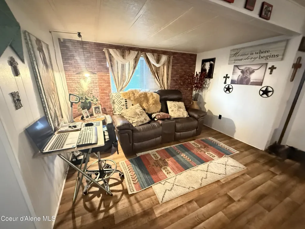 9128 N Starr Loop Hayden ID 83835