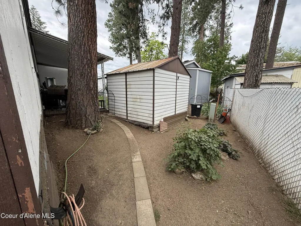 9128 N Starr Loop Hayden ID 83835
