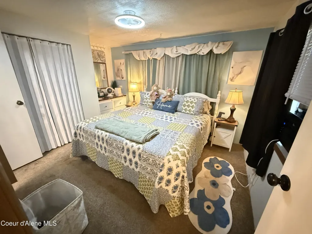 9128 N Starr Loop Hayden ID 83835