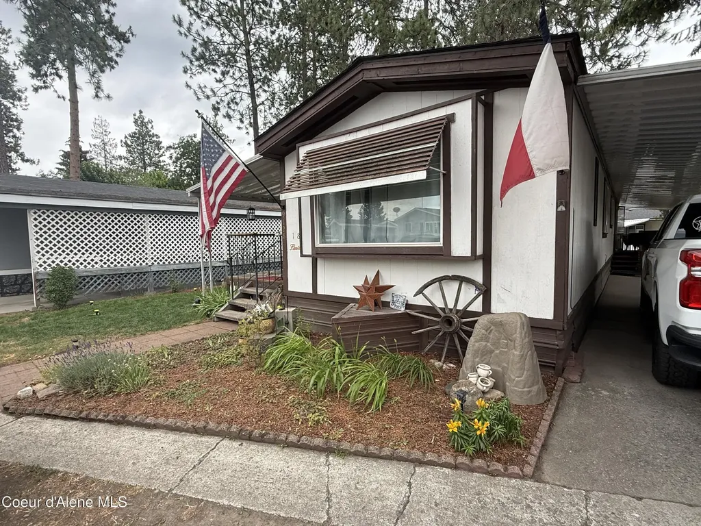 9128 N Starr Loop Hayden ID 83835