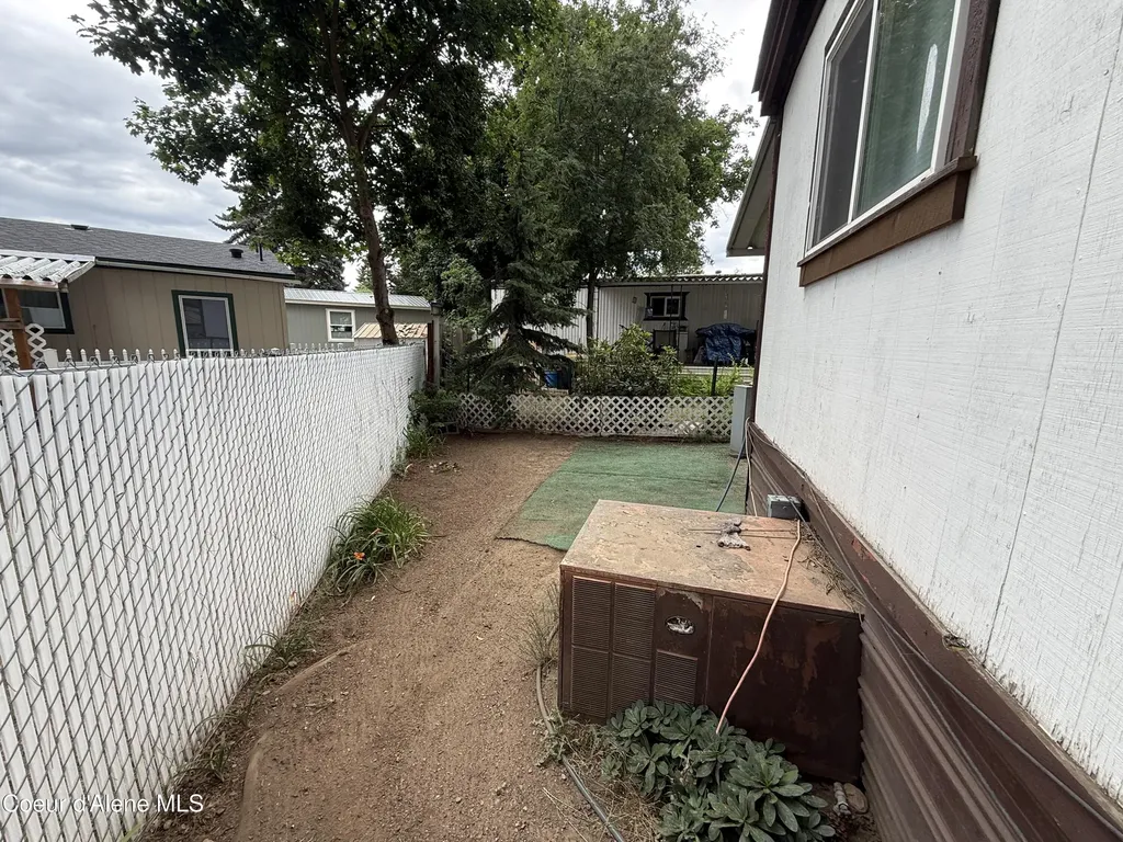 9128 N Starr Loop Hayden ID 83835