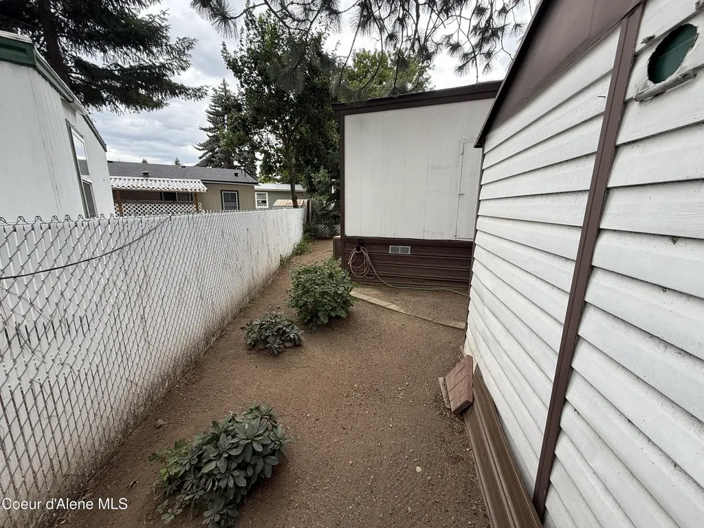 9128 N Starr Loop Hayden ID 83835